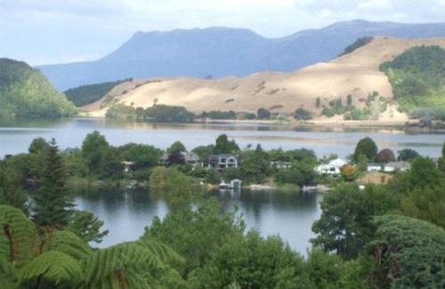 Lake Okareka House | Lake Okareka Cottage