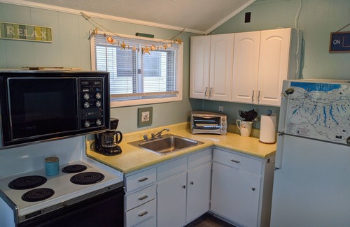 Fancher Cottage | Lake Ontario - 1 Bedroom Between Rochester and Niagara Falls