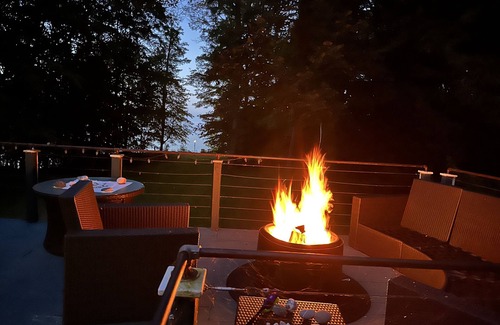 Sodus Point House | Lake Ontario Country Home, Beautiful views and access to a rocky private beach.