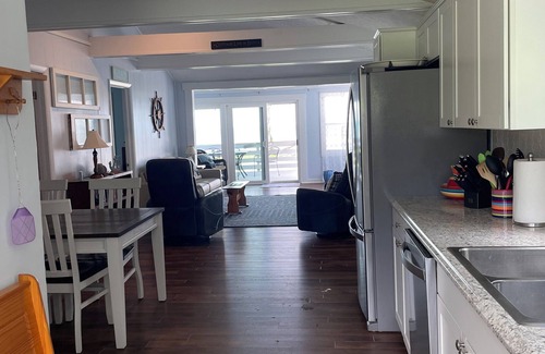 Sodus Cottage | Lake Ontario, Sodus. Amazing Sunsets! Newly updated, water access, rock beach.