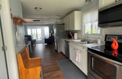 Sodus Cottage | Lake Ontario, Sodus. Amazing Sunsets! Newly updated, water access, rock beach.