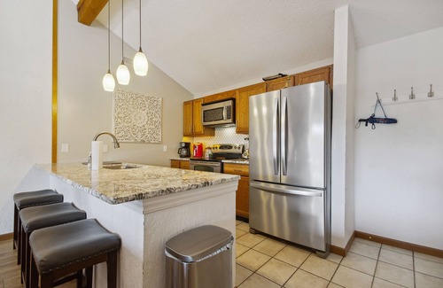 Lake Ozark Condo | Lake Ozark Vacation Rental w/Pool Access