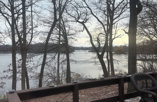 Warsaw Cottage | Lake Palestine Paradise. Charming 2-bedroom, 1-bath cottage in Warsaw.