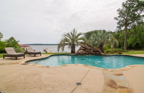 Berryville House | Lake Palestine's Best Property for Vacations, Reunions, Events, Get-Aways!