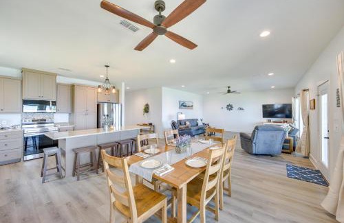 Berryville House | Lake Palestine Vacation Rental - Steps to Water!