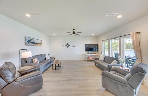 Berryville House | Lake Palestine Vacation Rental - Steps to Water!