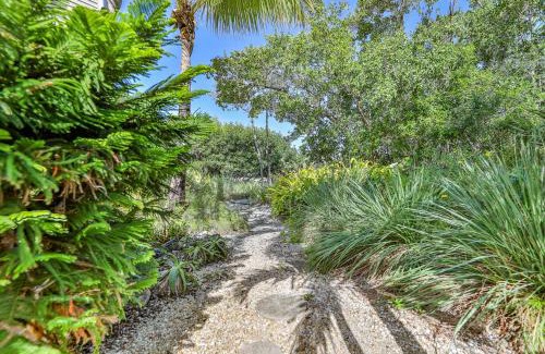Sanibel Apartment | Lake Palms 7