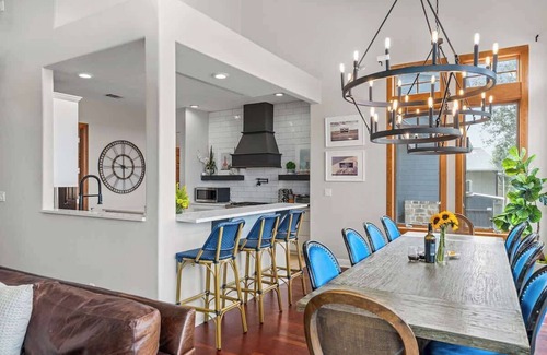 Dripping Springs House | "Lake Park House" Sleeps 23 w/Pool