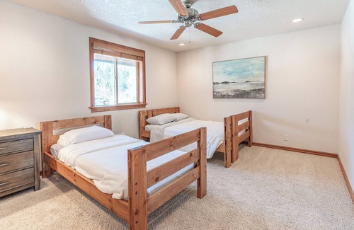 Bayview Condo | 💦Lake Pend Oreille WATERFRONT condo for rent in Bayview, Idaho.