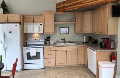 Polson Apartment | Lake Place Cottage on Flathead Lake