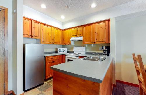 Whistler Creekside Apartment | Lake Placid 226
