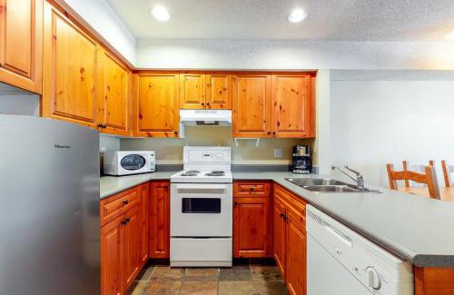 Whistler Creekside Apartment | Lake Placid 226