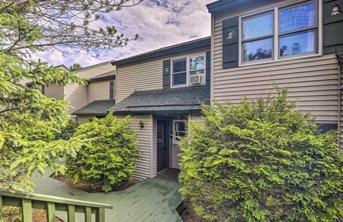 Lake Placid Apartment | Lake Placid Gem w/Patio & Views < 1 Mi to Beach!