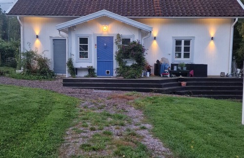 Tomta Cottage | Lake plot with rural location