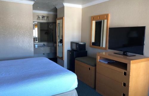 Clear Lake Hotel | Lake Point Lodge