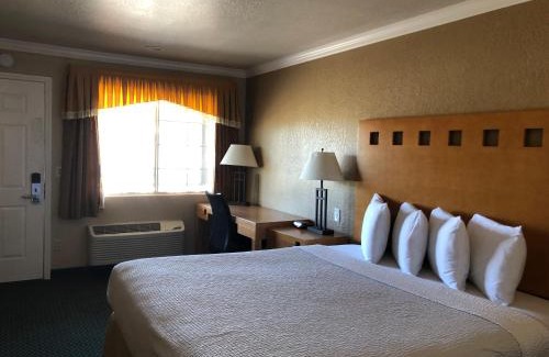 Clear Lake Hotel | Lake Point Lodge