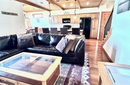 Village of Marquette Condo | Lake Puckaway Getaway - Immaculate lakefront 2-story townhome 10% off 7+ nights