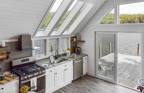 Newbury House | Lake Retreat | Dock | 3 Cottages | Firepit