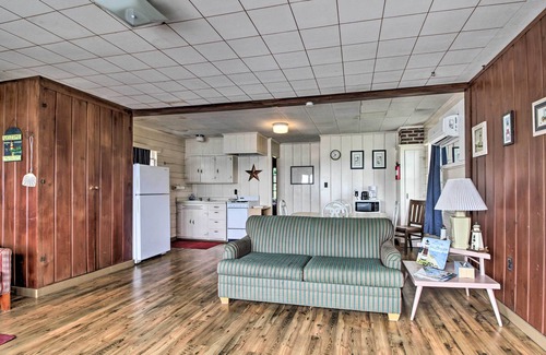 Dent Cabin | Lake Retreat: Fire Pit, Boat Rentals, BBQ!