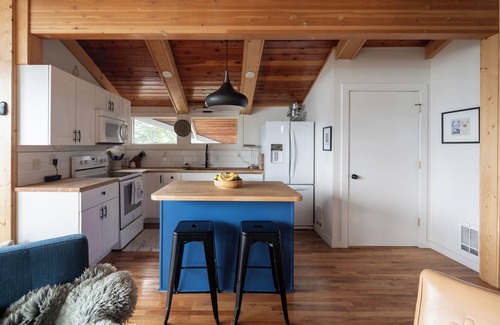 Georgetown House | Lake Retreat, Hot Tub & Views! Hike, Fish and Ski Montana!