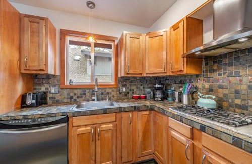 Brockway House | Lake Retreat House