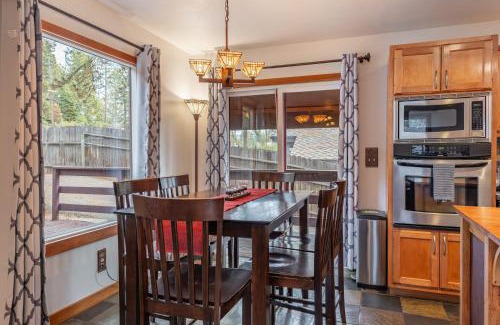 Brockway House | Lake Retreat House