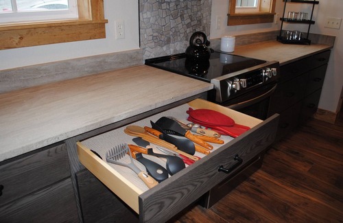 Kimberling City Cabin | Lake Retreat, Lake Views & a Relaxing Hot Tub