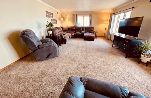 Webster House | Lake Retreat- sandy beach, game room 5bdrm sleeps 12