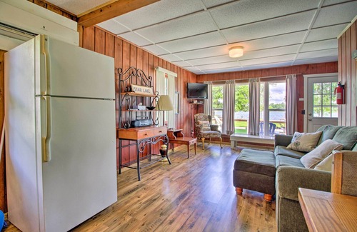 Dent Cabin | Lake Retreat w/Dock, Deck & BBQ, BYO Boat!