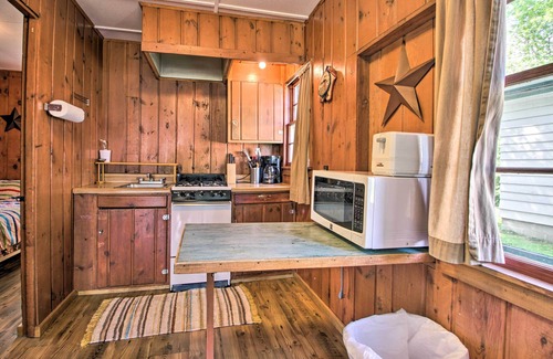 Dent Cabin | Lake Retreat w/Dock, Deck & BBQ, BYO Boat!