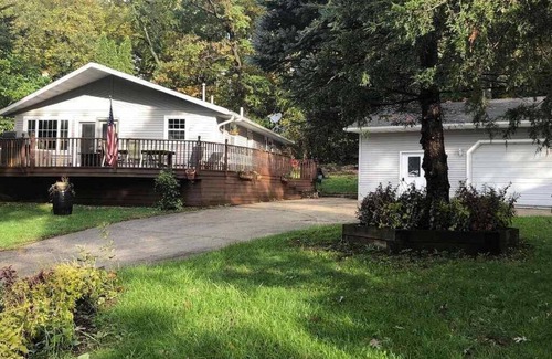 Lake Ripley House | Lake Ripley Getaway