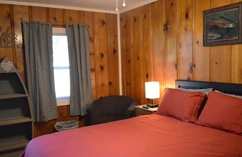 Bull Shoals Hotel | Lake River Lodge
