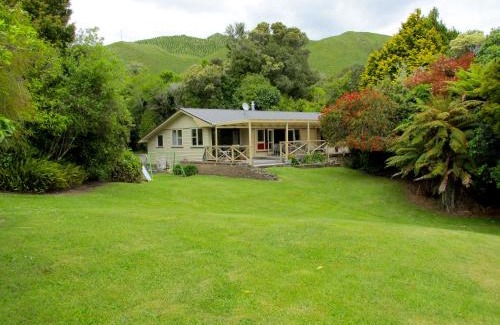 Rototai House | Lake Rotoehu Accommodation - Lake Rotoehu Home