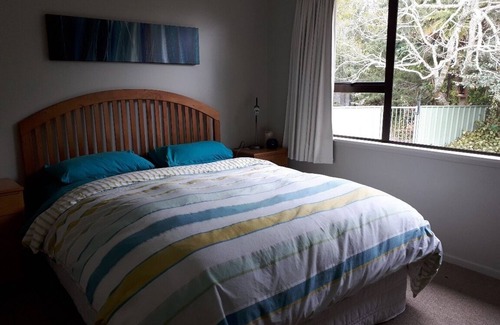 Rotoma House | Lake Rotoehu - Water Views, secluded, spa pool "just for you"