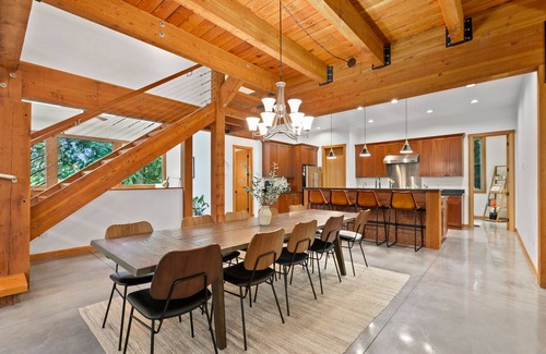 Bellingham Cabin | Lake Samish Luxury Cabin-hot tub/barrel sauna-4bd/4b - perfect adventure house