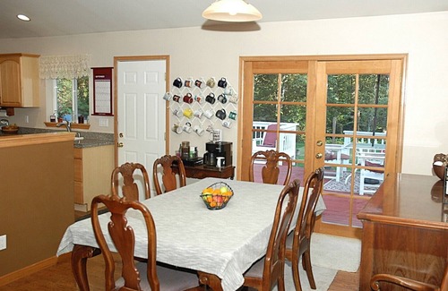 Black Diamond House | Lake Sawyer Area Retreat