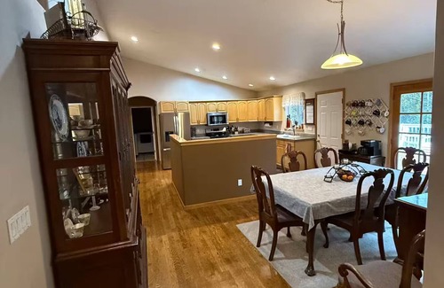 Black Diamond House | Lake Sawyer Area Retreat