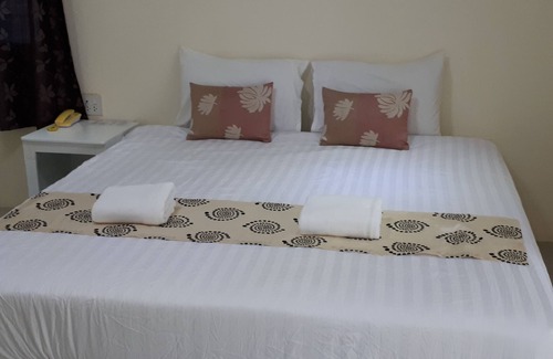 Chom Bueng Hotel | Lake Scene Resort