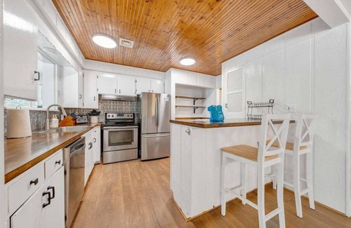 Goodview House | LAKE Scenic Point, Private Lakefront Home W/Dock