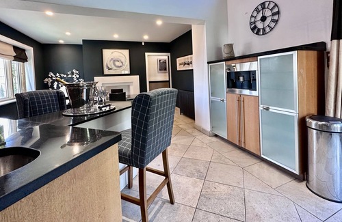 Lytham St. Anne's House | Lake & Sea view 20 metres away from beautiful promenade walk