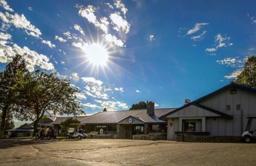 Weed Resort | Lake Shastina Golf Resort