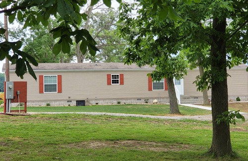 Lakewood House | LAKE SHELBYVILLE PRIVATE FISHING GET-AWAY