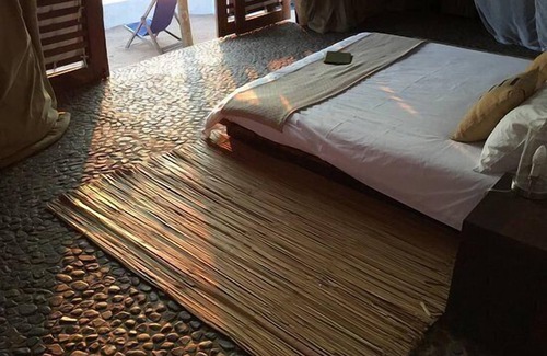 Kipili Cabin | Lake Shore Lodge & Campsite