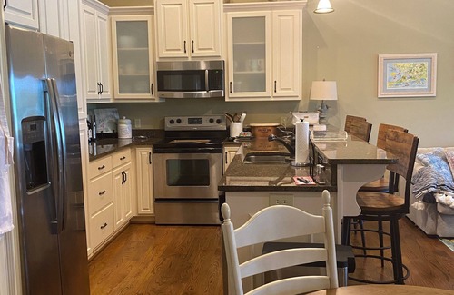 Northport Condo | Lake side condo nearThe University of Alabama