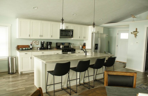 Mongo House | Lake side country home