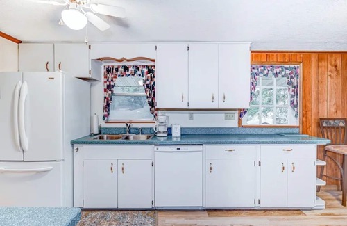 Inverness Condo | Lake Side Retreat