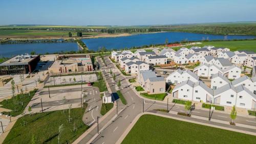 Frumusani Resort | Lake side story