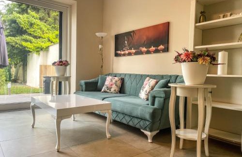 Hirschstetten Apartment | Lake Side Vienna