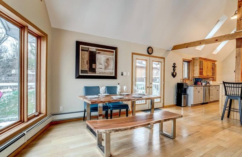 Oro-Medonte Cottage | Lake Simcoe Waterfront Lake House