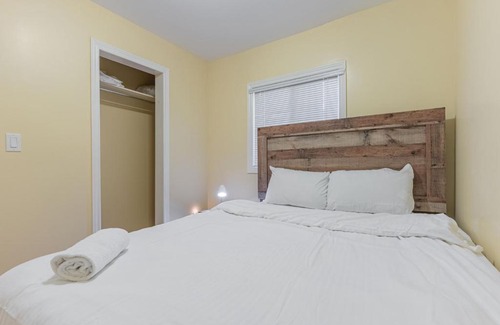 Alcona House | Lake Simcoe waterfront cottage